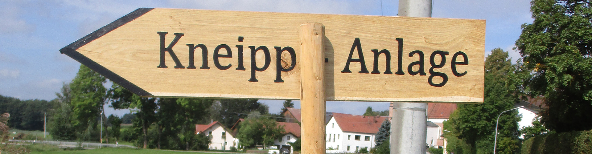 Hinweisschild zur Kneipp-Anlage in Pauluszell